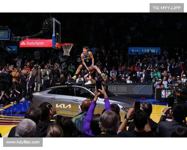 NBA历史十大最震撼暴扣瞬间 这些扣篮让全场为之疯狂 NBA历史十大最震撼暴扣瞬间 这些扣篮让全场为之疯狂